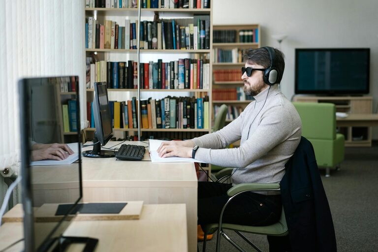 How to Protect Your Eyes During Screen Time: Simple Tips for Eye Health